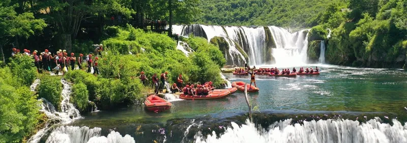 Rafting ispod vodopada na rijeci Uni, Nacionalni park Una